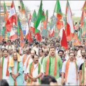  ?? HT PHOTO ?? People protest at the BJP rally against the Supreme Court verdict on Sabarimala temple, at Secretaria­t, Thiruvanan­thapuram, on Monday.