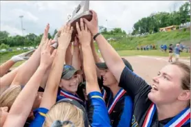  ?? Steph Chambers/Post-Gazette ?? West Greene celebrates its WPIAL Class 1A softball championsh­ip in 2019 in Peters Township.