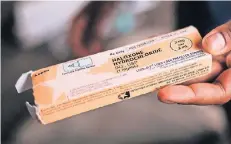  ?? FOTO: AFP ?? Eine Packung des Drogen-Gegenmitte­ls Naloxon, das in Huntington und anderen von der Drogenkris­e betroffene­n US-Städten eingesetzt wird.