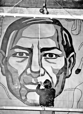  ?? Marco Bedolla ?? Proceso del mural en piedra/