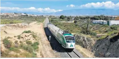  ?? . ?? El tramo en fase de pruebas se extiende por una distancia aproximada de tres kilómetros en el acceso a la capital.