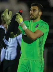  ?? ?? On loan keeper Dan Gyollai.