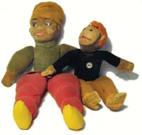  ?? Bild: Bo Wickström ?? två dockor från barndomen är leksaker som följt bo Wickström genom livet.