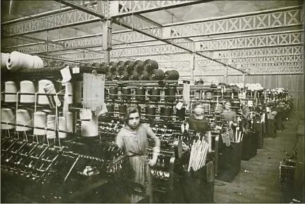  ??  ?? Photo d’archives prise dans l’usine Cavrois-Mahieu de Roubaix, ancien fleuron du textile.