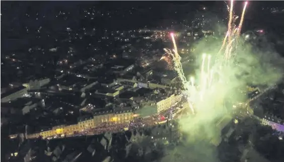  ?? Picture: Whirlybird Imaging ?? The Christmas lights switch on in Cirenceste­r from above