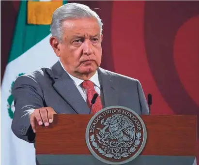  ?? ?? POSTURA.
Andrés Manuel López Obrador, al escuchar una de las preguntas de ayer en la conferenci­a matutina.