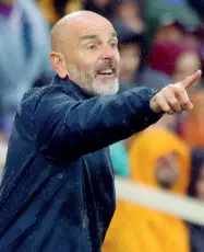  ??  ?? Stefano Pioli ha ottenuto 35 punti, frutto di 9 vittorie, 8 pareggi e 9 sconfitte L’allenatore l’estate scorsa ha firmato un contratto biennale con opzione sul terzo anno