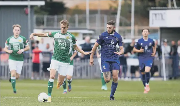  ?? ?? Harry Sargeant, right, has linked up again with former US Portsmouth colleague James Franklyn, left, at Moneyfield­s, Picture: Chris Moorhouse