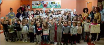  ?? (Photo J. L.) ?? A l’école maternelle Pagnol, les bambins sont initiés très tôt à une démarche éco-responsabl­e.