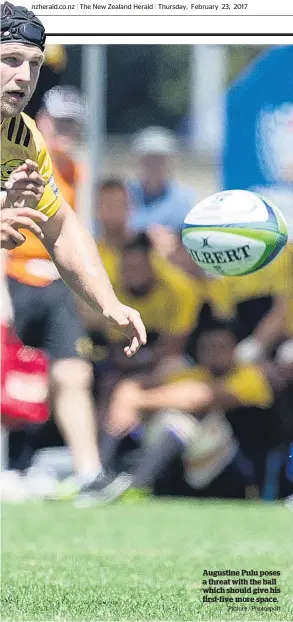  ?? Picture / Photosport ?? Augustine Pulu poses a threat with the ball which should give his first-five more space.
