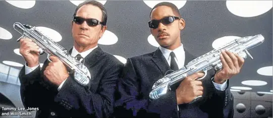  ??  ?? Tommy Lee Jones and Will Smith