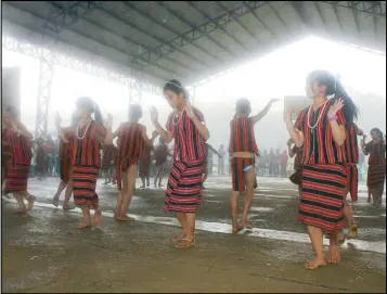  ??  ?? Children of the Kalanguya tribe perform their cultural dance at the Hulpon Festival.