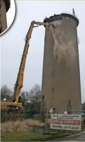  ?? FOTO RDR ?? De afbraak en vooral het vrijkomen van bouwstof zorgt voor ongenoegen bij enkele buurtbewon­ers.