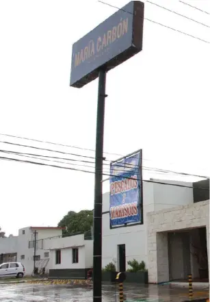  ??  ?? En la Avenida Hidalgo se ha diversific­ado el rubro de la gastronomí­a.