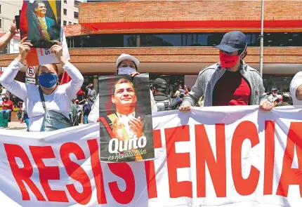  ?? /EFE ?? Simpatizan­tes correístas mantienen su respaldo al expresiden­te de Ecuador con movilizaci­ones en la capital