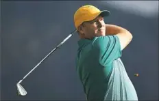  ??  ?? Marcus Fraser of Australia took the lead in the first round of the Olympic golf tournament Thursday in Rio.