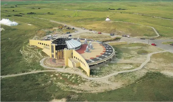  ??  ?? Beautiful Blackfoot Crossing has been a meeting place for Indigenous peoples for thousands of years. Delve into history at the Blackfoot Crossing Historical Park Interpreti­ve Centre.