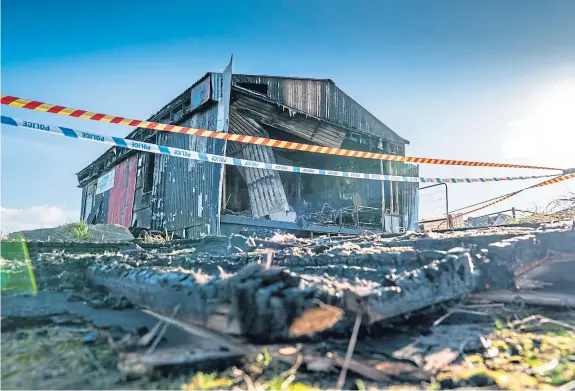  ?? Picture: Kenny Smith. ?? Firefighte­rs were unable to save the building that was once home to Rosyth Juniors Football Club.