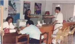  ?? AGUAS PROFUNDAS ?? En los años 90 doña Virginia era muy conocida en todo Puntarenas. Ahí tenía su agencia de viajes Aguas Profundas.