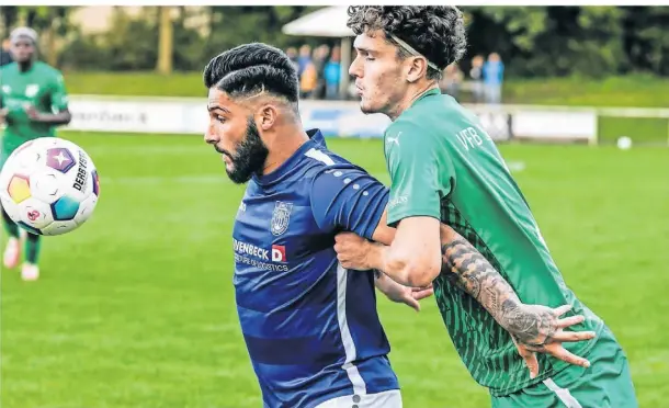  ?? FOTO: MARKUS JOOSTEN ?? Im Hinspiel markierte Mohamed Salman (links) den entscheide­nden Treffer zum 1:0 gegen den VFB Speldorf.