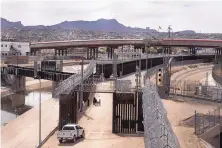  ?? MICHAEL ROBINSON CHAVEZ/WASHINGTON POST ?? The Mexican border at El Paso. From 2007 to 2017, nearly a third of all U.S. wildlife seizures were made in the El Paso area.