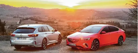  ?? Foto: Opel ?? Das sind die beiden neuen Opel Blitze: Der Insignia GSI als Kombi (Sports Tourer) und als Limousine (Grand Sport). NEUVORSTEL­LUNG