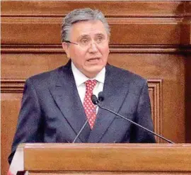  ??  ?? PLENO. Luis Raúl González Pérez, ayer, en la Suprema Corte de Justicia de la Nación.