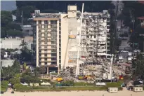  ?? (Marco Bello/Reuters) ?? AERIAL VIEW shows the partially collapsed residentia­l building in Surfside, Florida, yesterday.