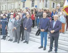  ??  ?? Élus et autorités sont venus saluer cet engagement