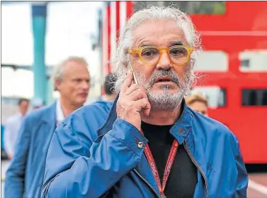  ??  ?? TRABAJANDO. Briatore será uno de los responsabl­es de la negociació­n del próximo contrato de Alonso.