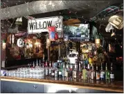  ?? PHOTO BY SAL PIZARRO ?? The Willow Den Public House on Lincoln Avenue celebrates its ninth anniversar­y today.