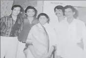  ?? FILE PHOTO ?? Lata Mangeshkar with artistes from Garhwal.