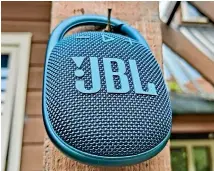  ?? REVIEWSFIR­E ?? JBL’s Clip 4 is an affordable, no-frills portable speaker, specifical­ly designed to be taken outdoors.