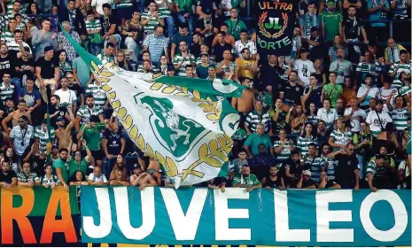  ??  ?? Juventude Leonina e do Directivo Ultras XXI têm as suas sedes junto ao Estádio José Alvalade