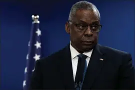  ?? MAYA ALLERUZZO - THE ASSOCIATED PRESS ?? Secretary of Defense Lloyd Austin in Tel Aviv, Israel, on Dec. 18. His surprise illness last week has led to a policy review.