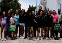  ?? CORTESÍA: ICHD ?? Las jugadoras visitaron a la directora del ICHD, Teporaca Romero, en la Ciudad Deportiva