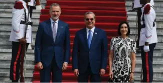  ?? DANNY POLANCO ?? Presidente Abinader mientras recibe al Rey Felipe VI y a su delegación.