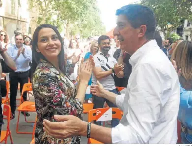  ?? JUAN AYALA ?? La presidenta de Cs, Inés Arrimadas, y el líder andaluz del partido, Juan Marín, en el acto celebrado ayer en Córdoba.