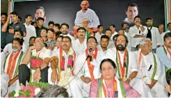  ?? DECCAN CHRONICLE ?? Expelled Congress MLAs Komatiredd­y Venkat Reddy and Sampath Kumar sit on a hunger strike along with suspended MLAs at Gandhi Bhavan. Party leaders and activists are also seen. —