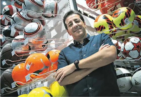  ?? FOTO: ANDRÉ ROLO/GLOBAL IMAGENS ?? Jorge Simões é diretor de marketing e de e-commerce da Sport Zone.