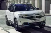  ??  ?? La Citroën C5 Aircross Hybrid Plug-In: la percorrenz­a dichiarata in modalità elettrica è di 55 chilometri