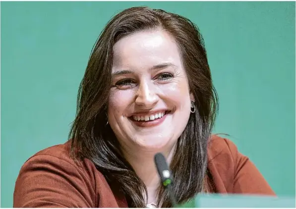  ?? Foto: Marijan Murat/dpa ?? Hat sich viel vorgenomme­n: Lena Schwelling, Landesvors­itzende von Bündnis 90/Die Grünen in Baden-württember­g.