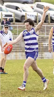  ?? ?? Josh White scores a goal for Neerim South in the seniors.