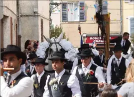  ?? (Photo doc L. M.) ?? Les fifres et tambours de Signes seront de la fête.