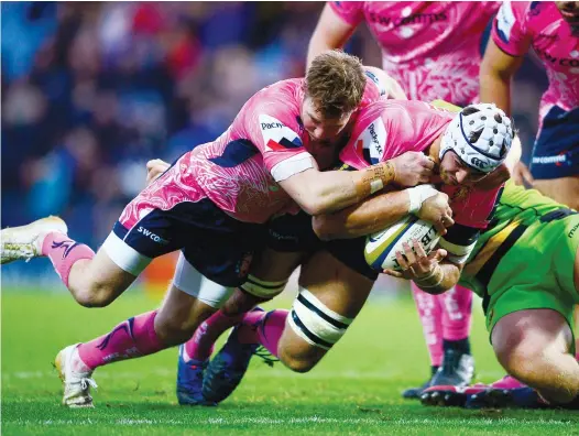  ?? PICTURES: Getty Images ?? Leaping in: Toby Salmon goes over for Exeter