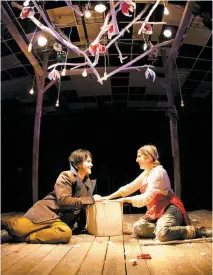  ?? PHOTO COURTOISIE ?? La pièce raconte l’histoire d’amour entre Brévalaire Spectacula­ire (André Robillard) et Lénaïque la Magnifique (Danielle Le Saux-Farmer).