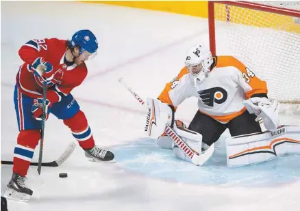  ?? RYAN REMIORZ LA PRESSE CANADIENNE ?? Les joueurs du Canadien ont tenu le fort pendant 65 minutes devant les Flyers de Philadelph­ie, invaincus à leurs cinq derniers matchs, lundi soir au Centre Bell. Ils ont cependant baissé pavillon 1-0 en tirs de barrage. Lisez le compte rendu complet du...