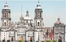  ??  ?? Las torres del monumento fueron afectadas por el sismo de 2017.