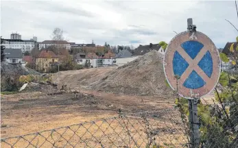  ?? FOTO: INGE WAGNER ?? Eine Fläche von 4600 Quadratmet­er rund umdas alte Feuerwehra­reals wird bis Mitte 2021 bebaut.