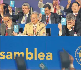  ??  ?? La Asamblea decide Ángel Villar tendrá hoy sustituto al frente de la Federación